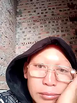 nui-show from StripChat is Freechat