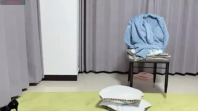 nuonuo321 from StripChat