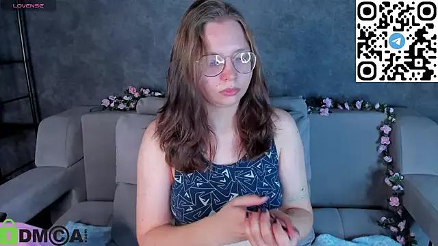 Nuura_Moore from StripChat