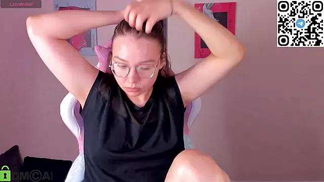 Nuura_Moore from StripChat