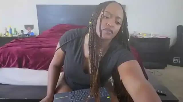 nyna_stax from StripChat