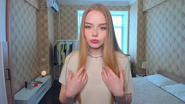 OdellaCaris from StripChat is Freechat