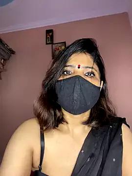 Oldmoneyvibe from StripChat is Freechat