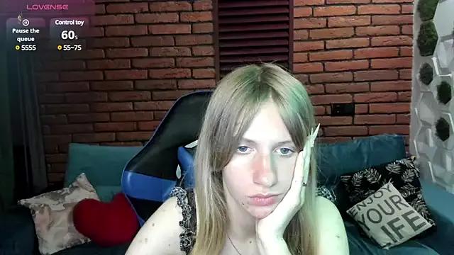 Olisa_fox from StripChat is Freechat