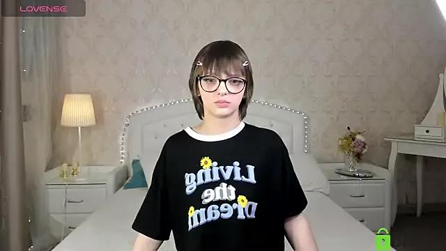 OliviaMacches from StripChat is Freechat