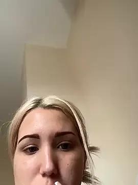 OliviaMaeBabe from StripChat is Freechat