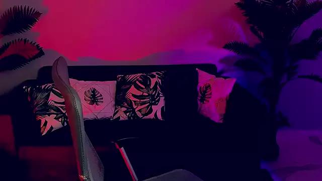 OliviaMcClean from StripChat is Freechat