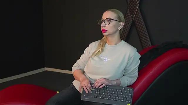 Dirty chat webcam: explore liveshows with versed models, from laying bare to fetishes, in a variety of sexy free adult webcams.