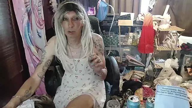 Ombeline1 webcams show profile image 