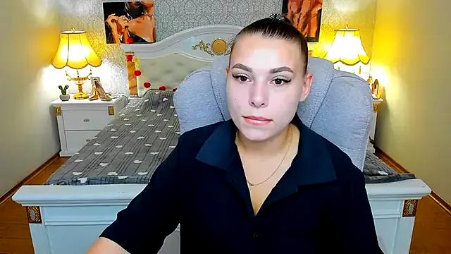 OmniaSher from StripChat is Freechat