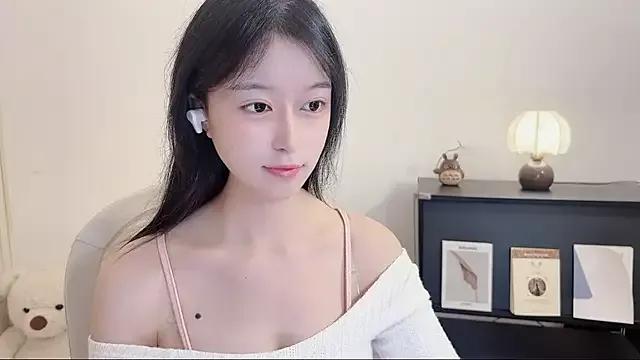 Onechestnut on StripChat