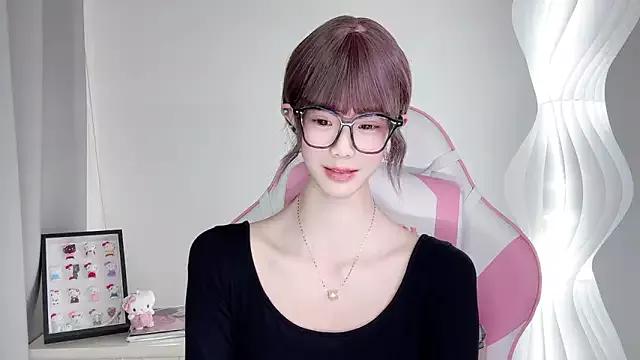 only1guo from StripChat is Freechat