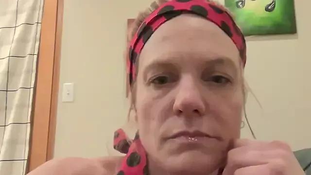 opsmutqueen from StripChat is Freechat