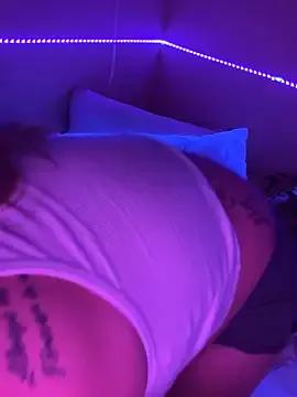 OSoTinyyy from StripChat is Freechat