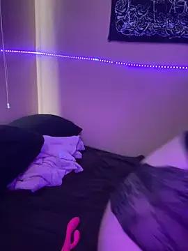 OSoTinyyy from StripChat is Freechat