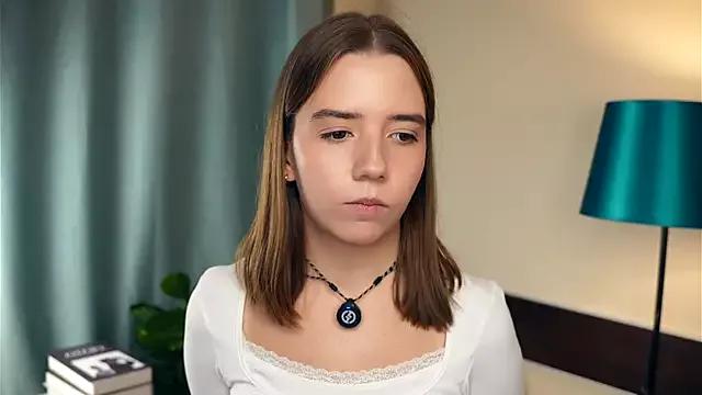 OzellaHeglar from StripChat is Freechat