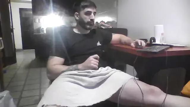 ozzypsico13 from StripChat