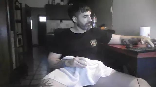 ozzypsico13 from StripChat