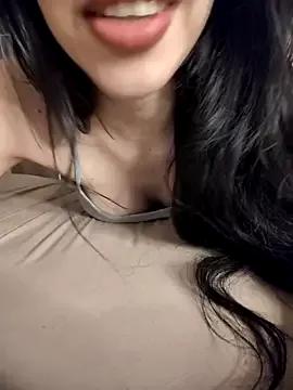 Pamwuw8 webcams show profile image 