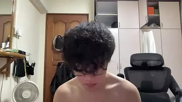 Passionatetwink2 from StripChat