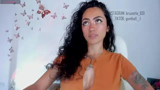 paula_brunette from StripChat is Freechat