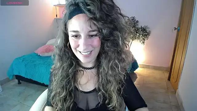 Paula_Paz from StripChat is Freechat