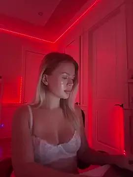 peachyblondie from StripChat is Freechat