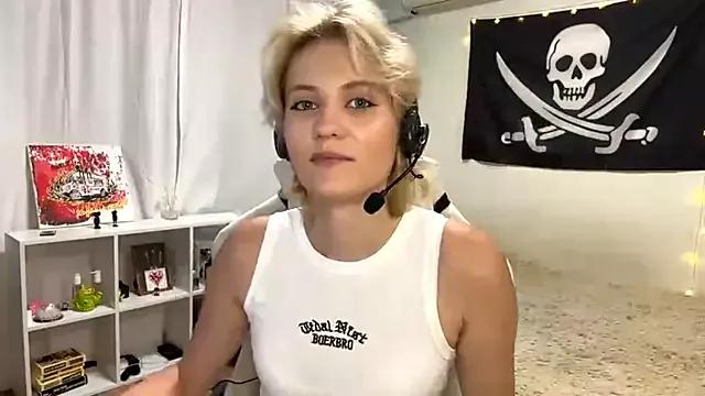 PearlineCallison webcams show profile image 