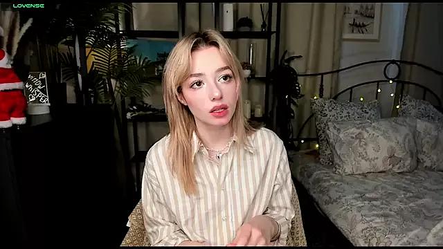 PeggyDrake from StripChat
