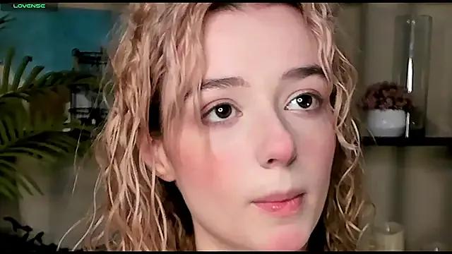 PeggyDrake from StripChat