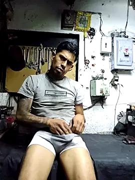 pene_latinoriico from StripChat