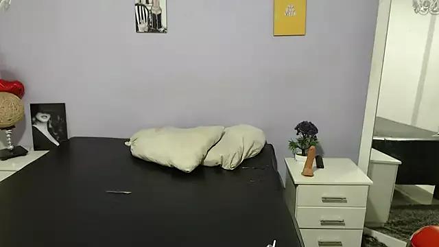penelope_gucci1 from StripChat