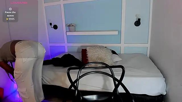 PenelopeKing9 from StripChat