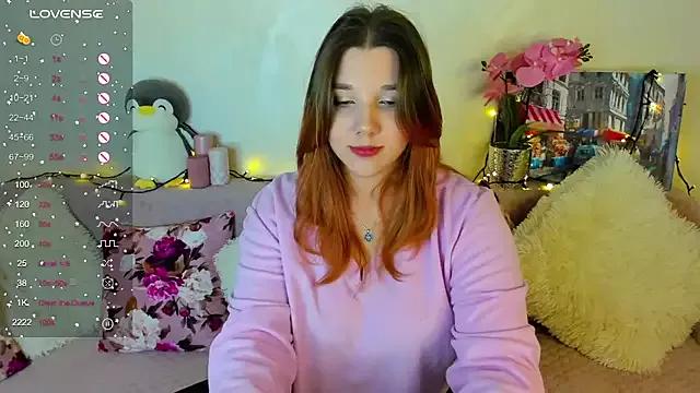 PenelopeOneGrey from StripChat