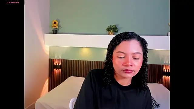 PenelopeShine from StripChat