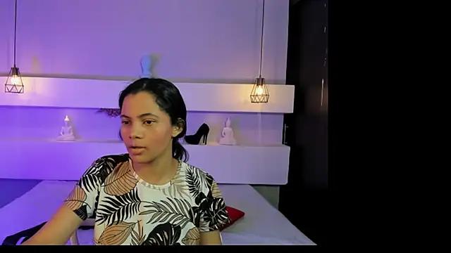 PenelopeShine from StripChat