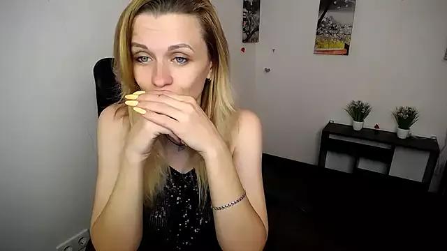 PeppyMia from StripChat