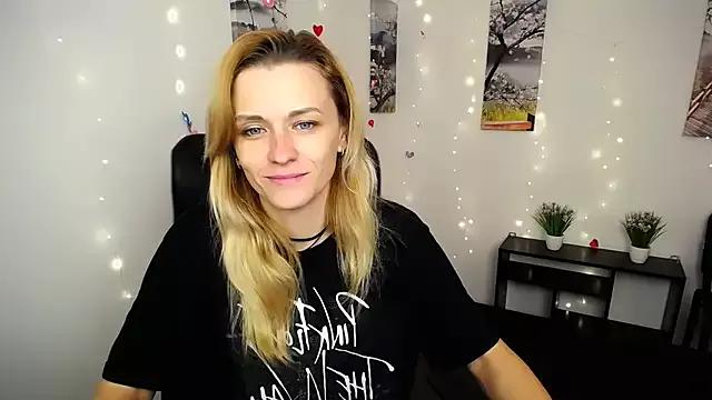 PeppyMia from StripChat