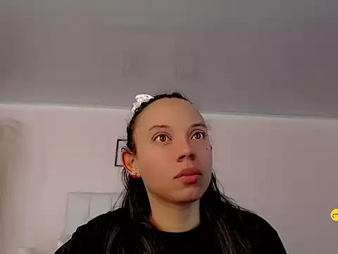 Perla_vonrose from StripChat is Freechat