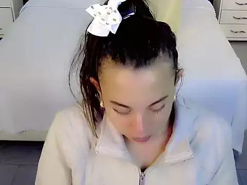 Perla_vonrose from StripChat is Freechat