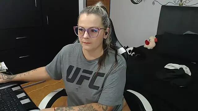 perlagoloza05 from StripChat is Freechat