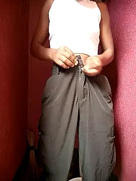 Petite_li from StripChat is Freechat