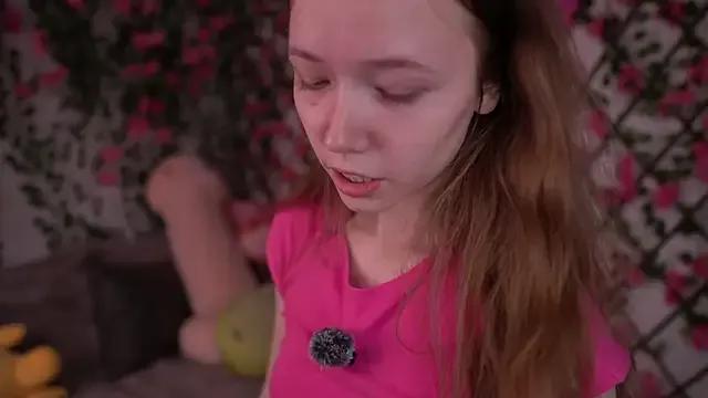 Petite_Polly from StripChat is Freechat