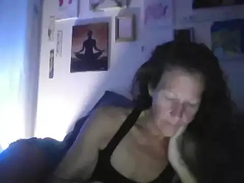 PhynneNicole from StripChat is Freechat