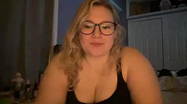 PiggyRose from StripChat