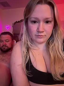 PiggyRose from StripChat