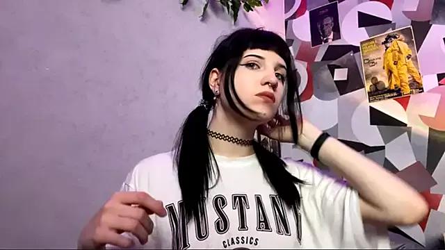 PikmiSmile from StripChat is Freechat