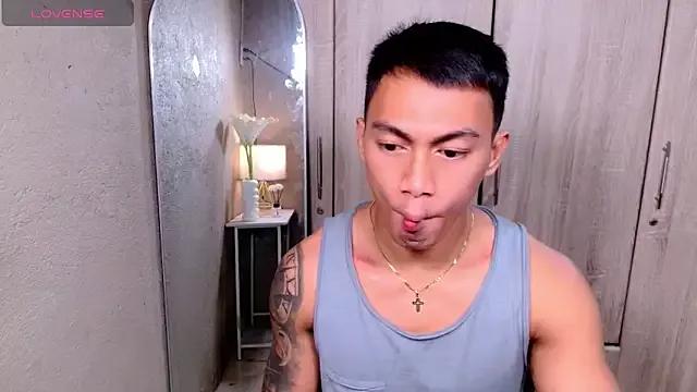 PinooyMilker from StripChat is Freechat