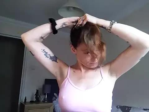 PixiePeachUK from StripChat