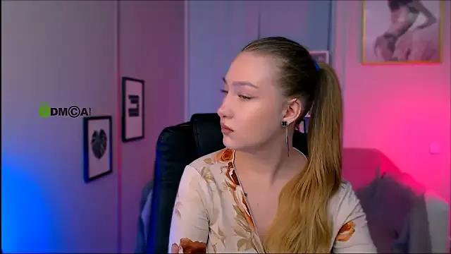 playful_sophie from StripChat is Freechat